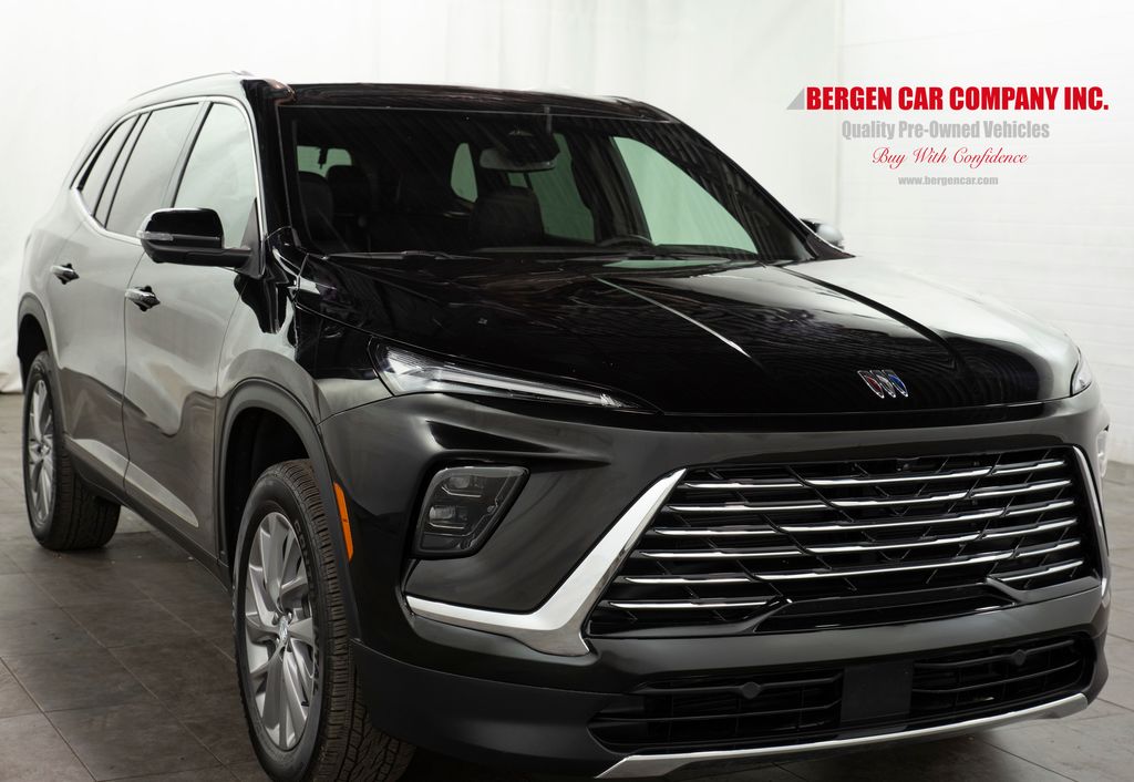 2025 Buick Enclave Preferred's photo