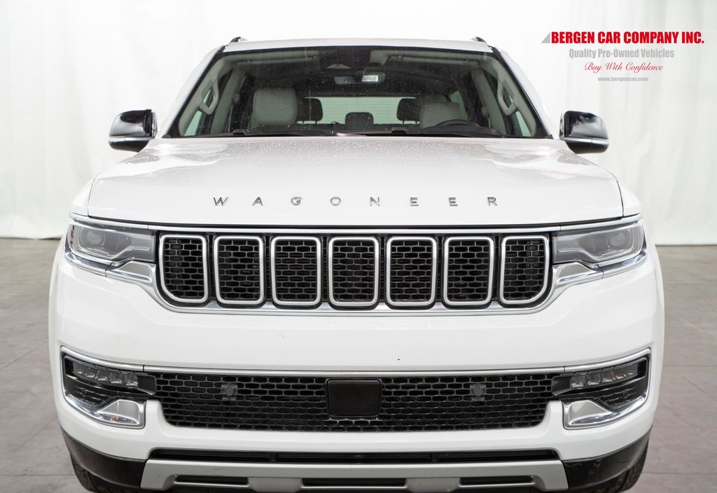 2024 Jeep Wagoneer L Series II photo 2