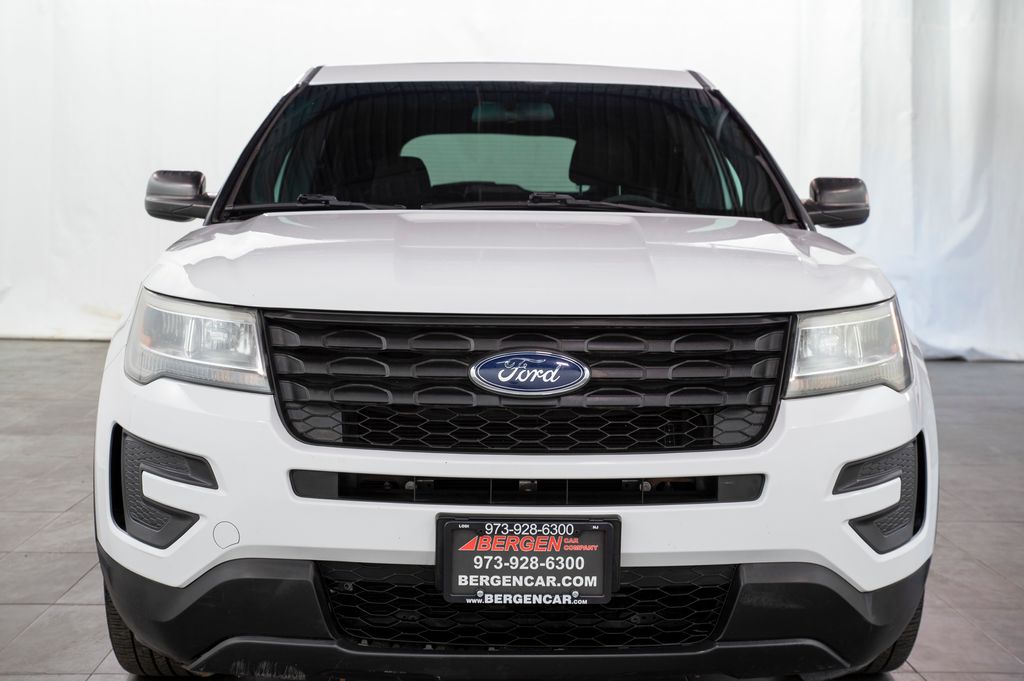 2016 Ford Explorer photo 2