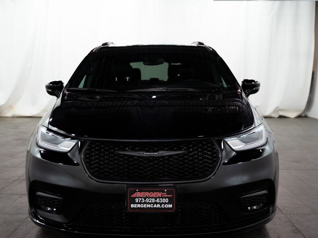 Used 2026 Chrysler Pacifica Limited Van Passenger Van