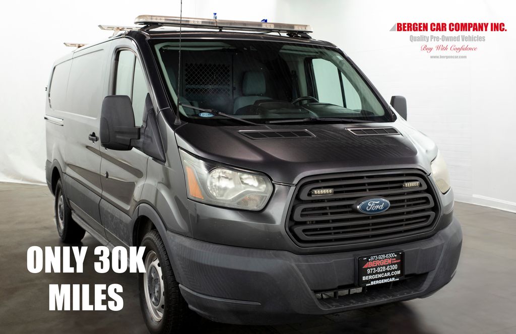 2016 Ford Transit Base's photo