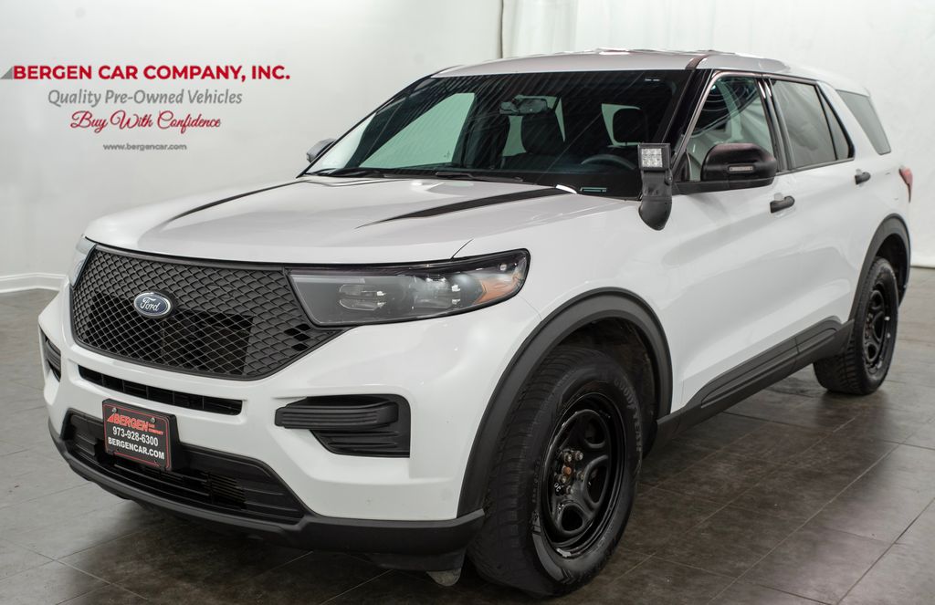 2021 Ford Explorer photo 2