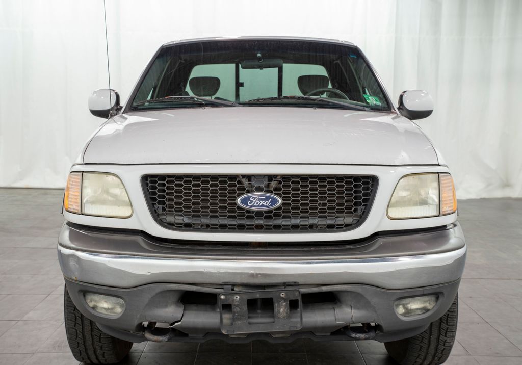 2002 Ford F-150 XLT photo 2