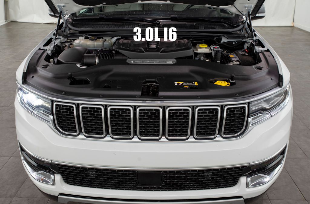 2024 Jeep Wagoneer L Series II photo 3