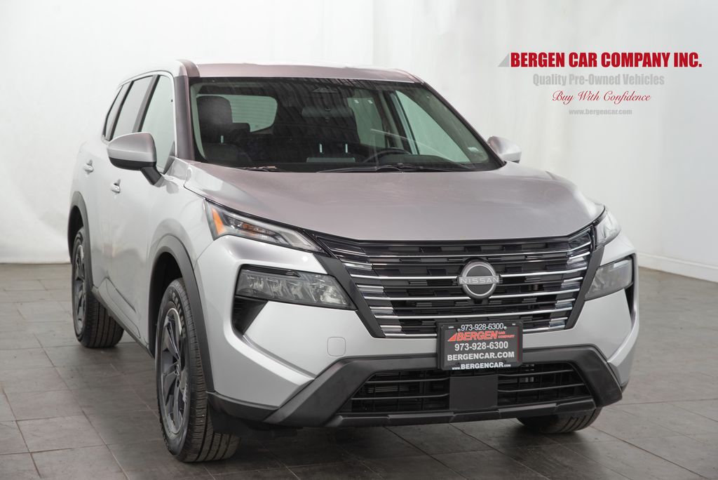 2025 Nissan Rogue SV AWD's photo