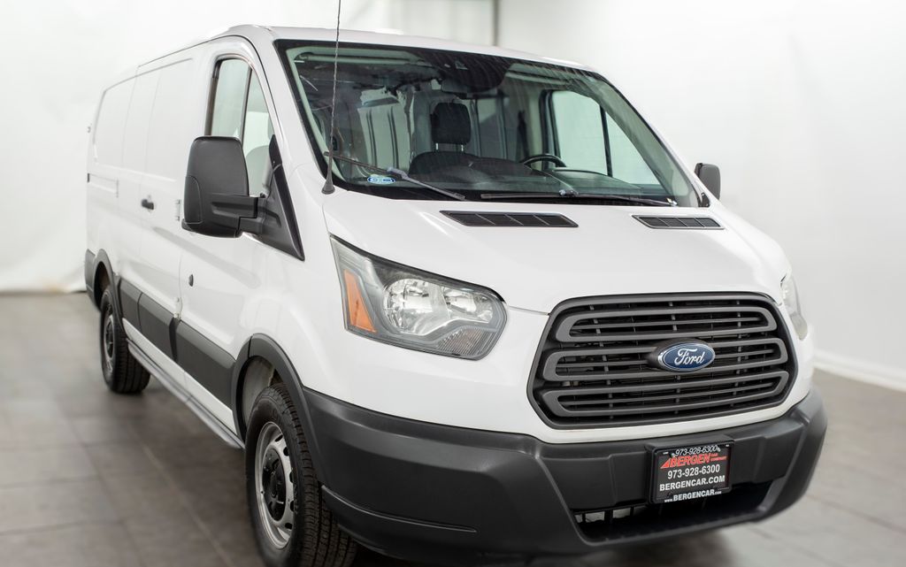 2016 Ford Transit Base's photo