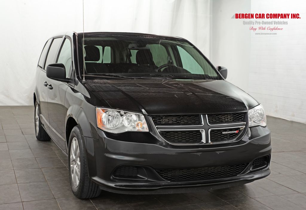 2018 Dodge Grand Caravan SE's photo