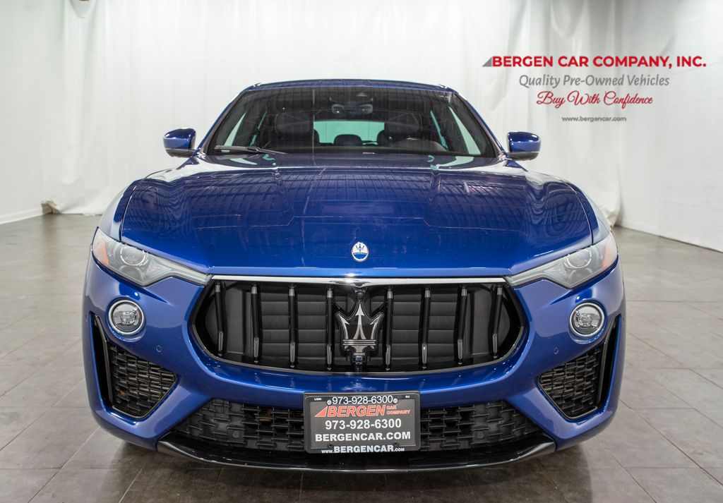 2023 Maserati Levante Modena photo 2
