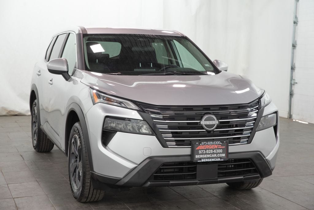 2025 Nissan Rogue SV AWD's photo