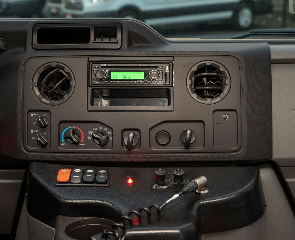 2014 Ford E-Series Cutaway Base - Photo 22