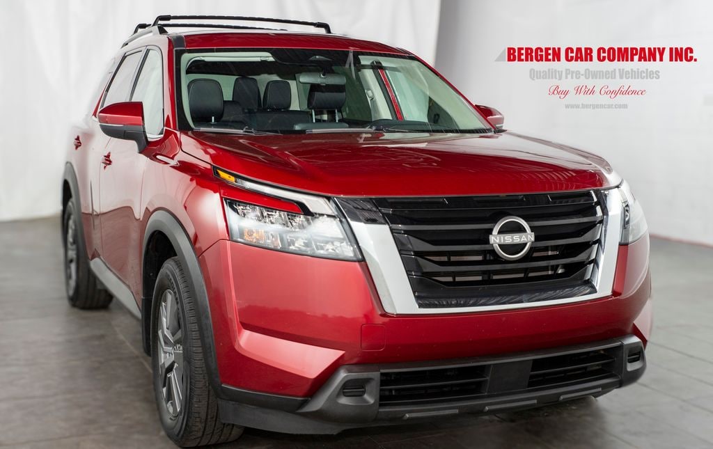 Used 2023 Nissan Pathfinder SV SUV