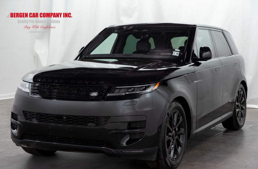 2025 Land Rover Range Rover Sport SE photo 3