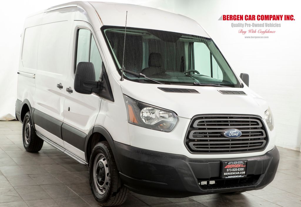 2016 Ford Transit Base's photo