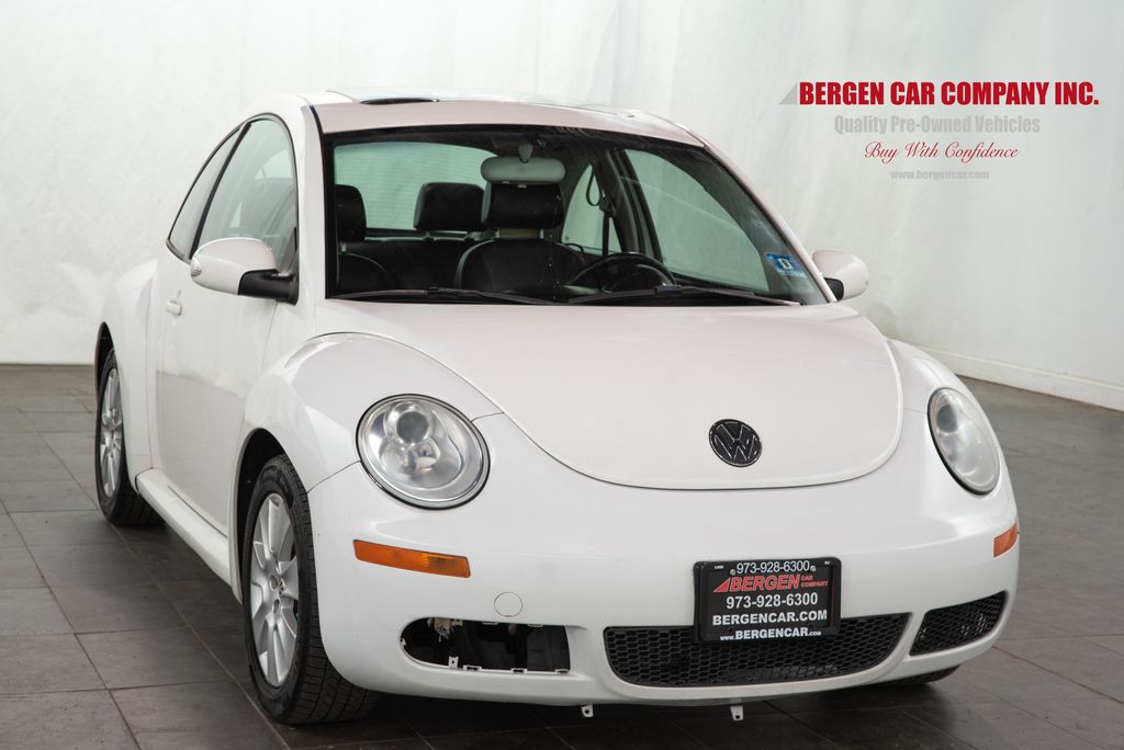 2010 Volkswagen Beetle 2.5's photo