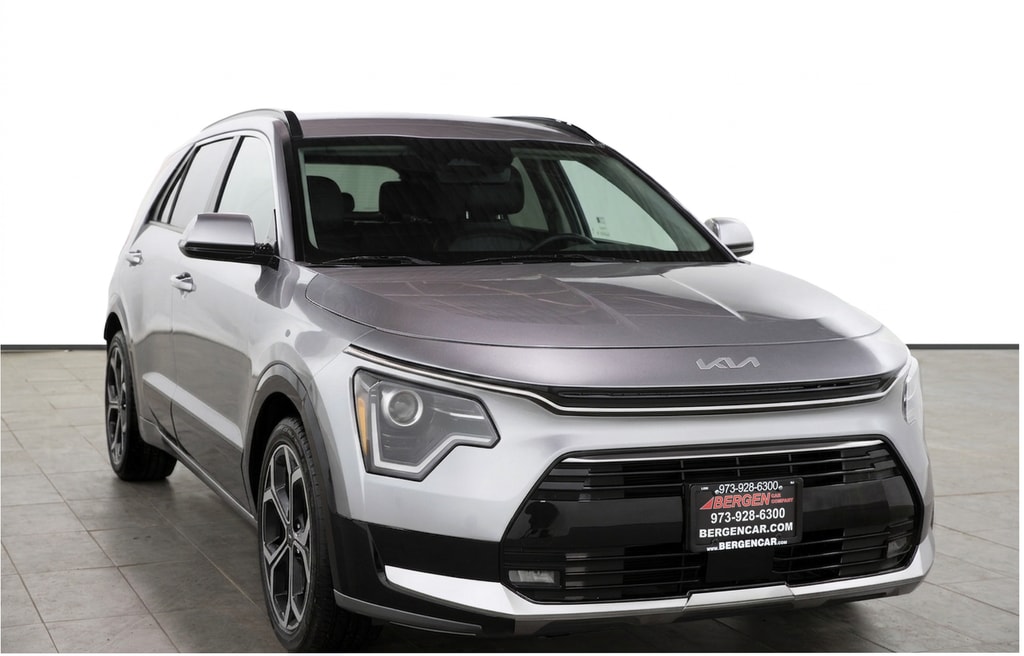 2023 Kia Niro EX Touring HEV's photo