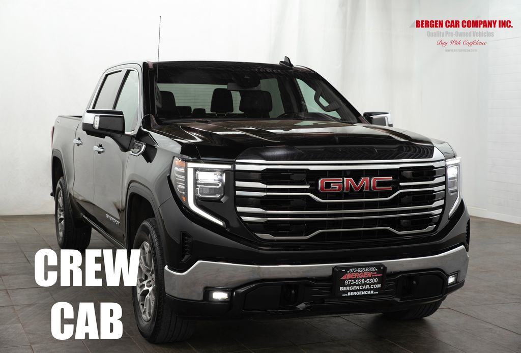 2025 GMC Sierra 4WD Crew Cab Short Box SLT's photo