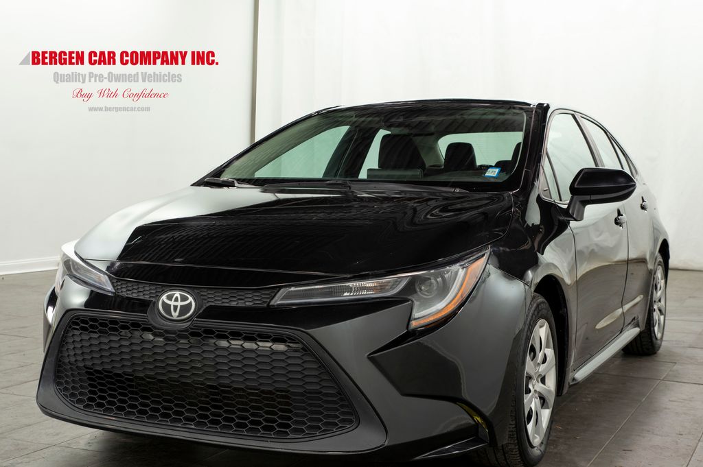 2022 Toyota Corolla LE photo 4