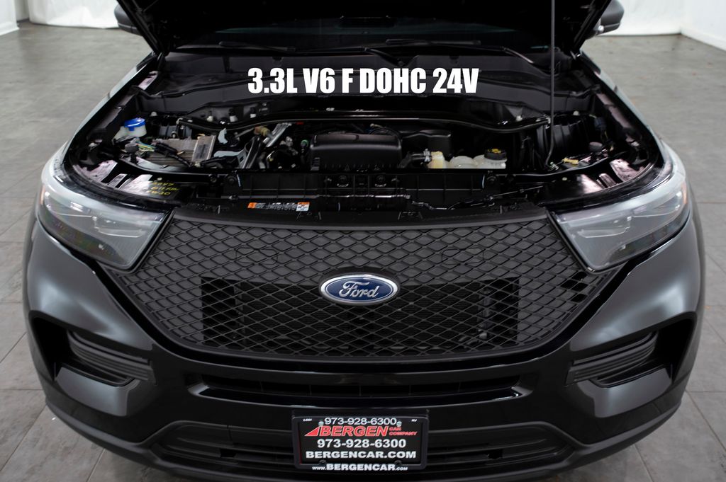 2021 Ford Explorer photo 3