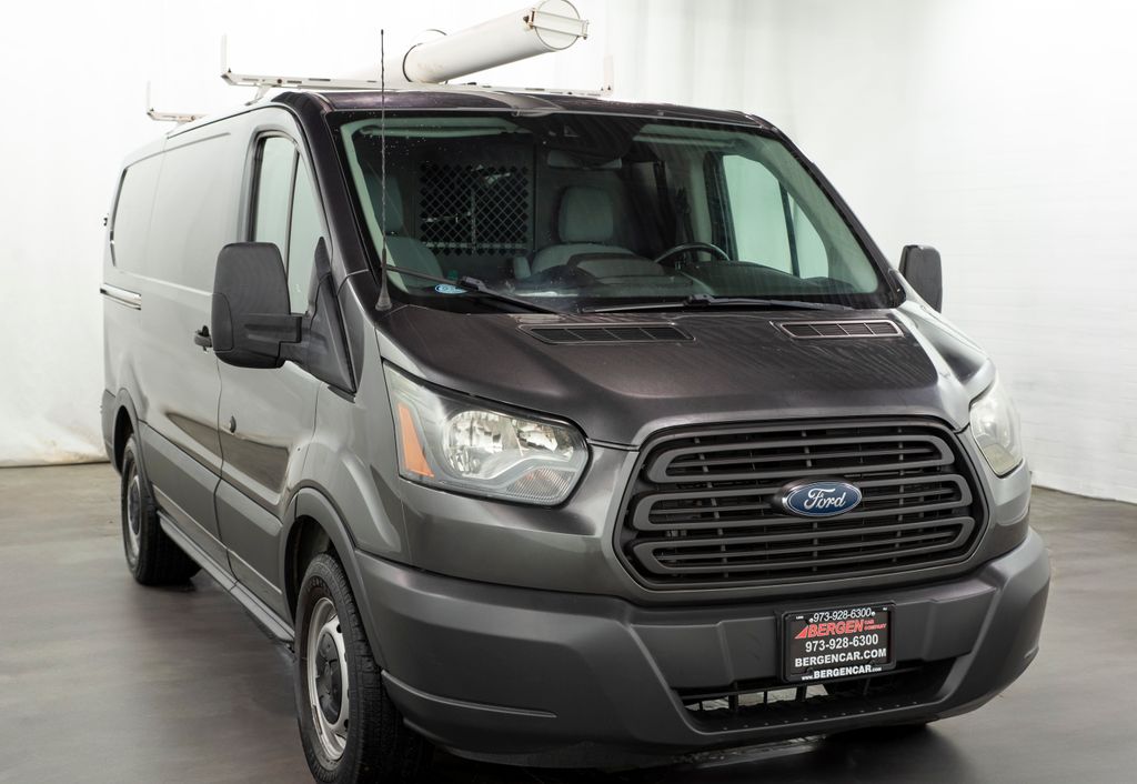 2016 Ford Transit Base's photo