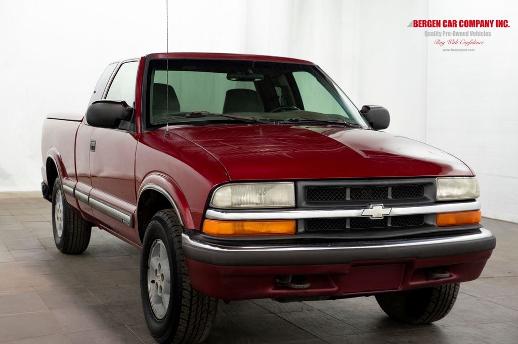Used 2002 Chevrolet S-10 LS Truck Extended Cab