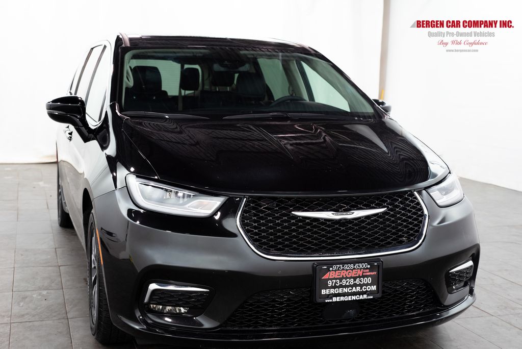 2024 Chrysler Pacifica PHEV