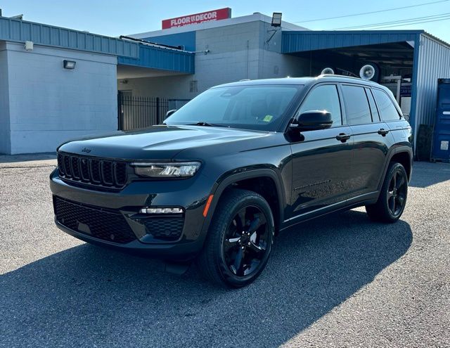 2023 Jeep Grand Cherokee Limited photo 3