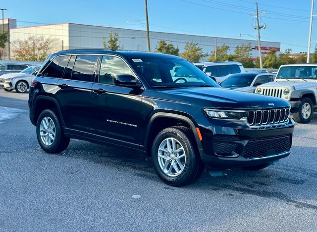 2025 Jeep Grand Cherokee Laredo's photo