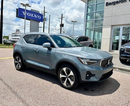 2023 Volvo XC40 B5 AWD Plus Bright SUV