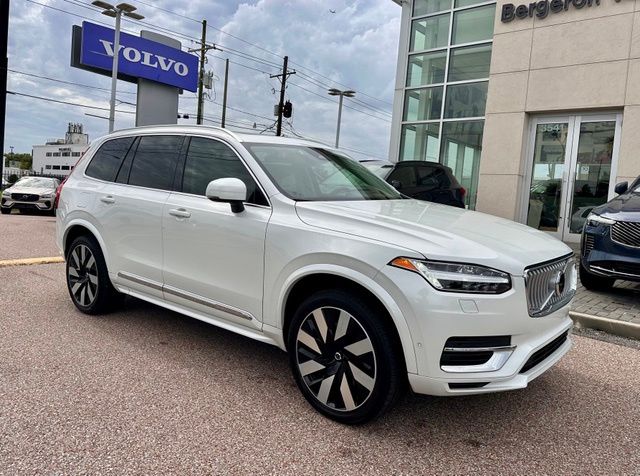 2023 Volvo XC90 Plus Bright
