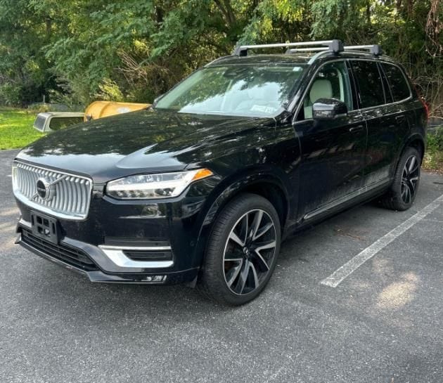 2023 Volvo XC90 B6 Plus