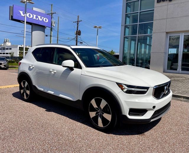2019 Volvo XC40 T5 Momentum