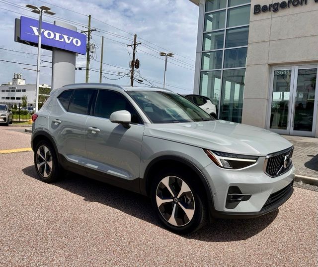 2024 Volvo XC40