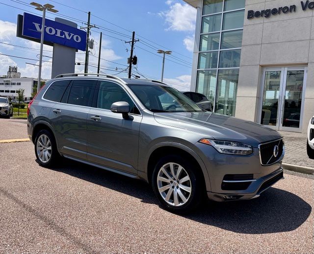 2018 Volvo XC90 T6 Momentum