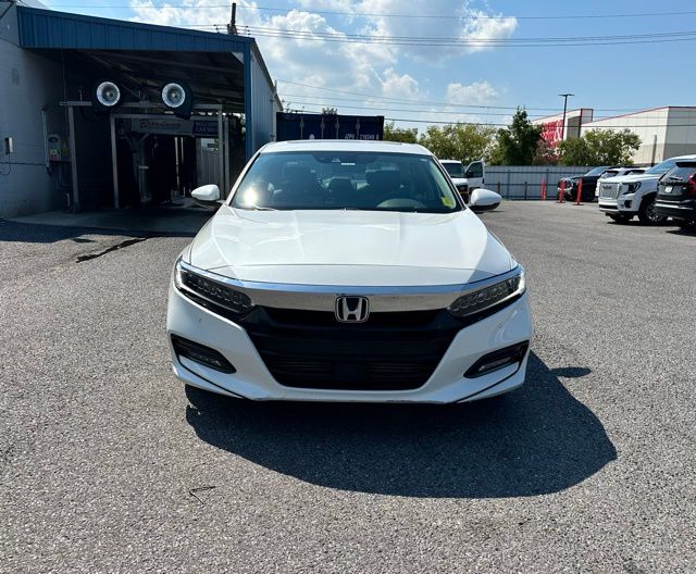 2018 Honda Accord Touring photo 2