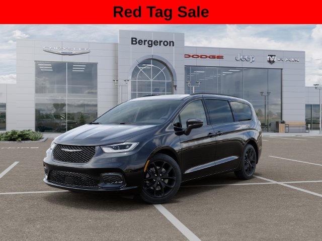 2026 Chrysler Pacifica Limited Passenger Van