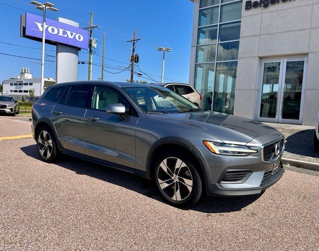 2020 Volvo V60 Cross Country T5