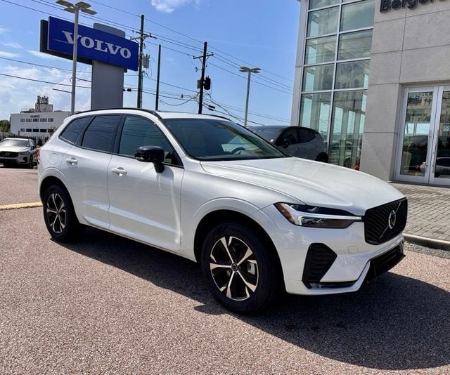 2026 Volvo XC60 B5 Core Dark AWD's photo