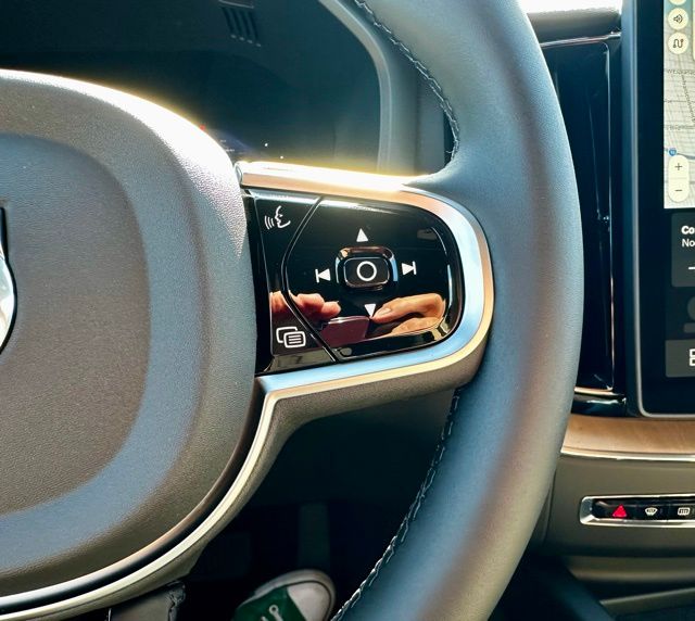 2026 Volvo XC60 Plus - Photo 25