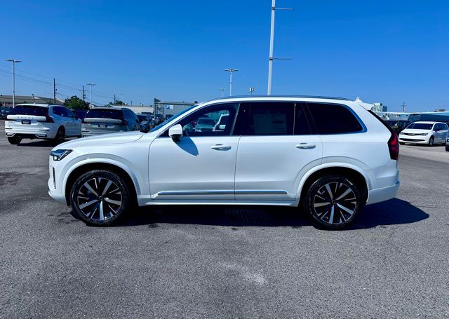 2025 Volvo XC90 Core photo 3
