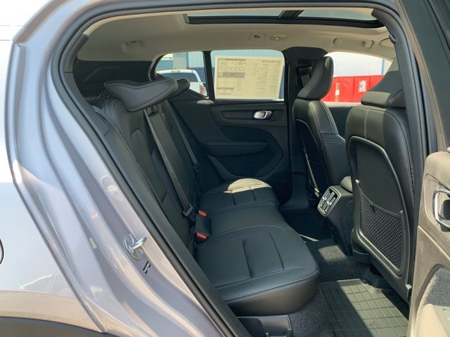 2026 Volvo XC40 Plus - Photo 19