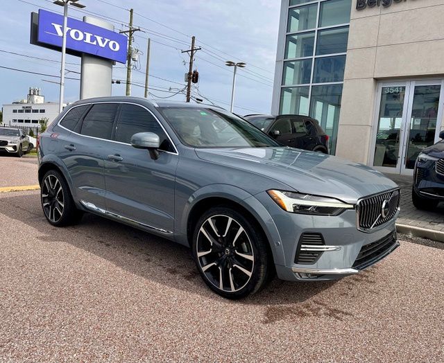 2023 Volvo XC60 B5 Ultimate Bright Theme FWD's photo