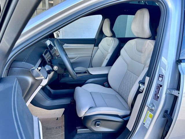 2025 Volvo EX90 Plus - Photo 19