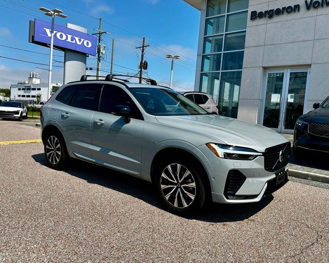 2025 Volvo XC60 B5 Plus Dark AWD's photo