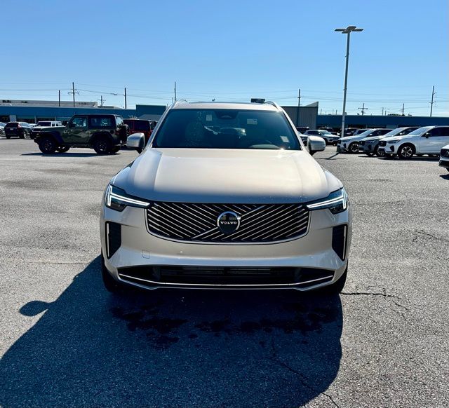 2025 Volvo XC90 T8 Core photo 2