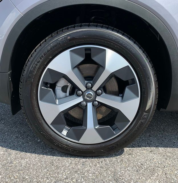 2026 Volvo XC40 Plus - Photo 13