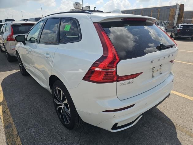 2025 Volvo XC60 B5 Plus photo 2