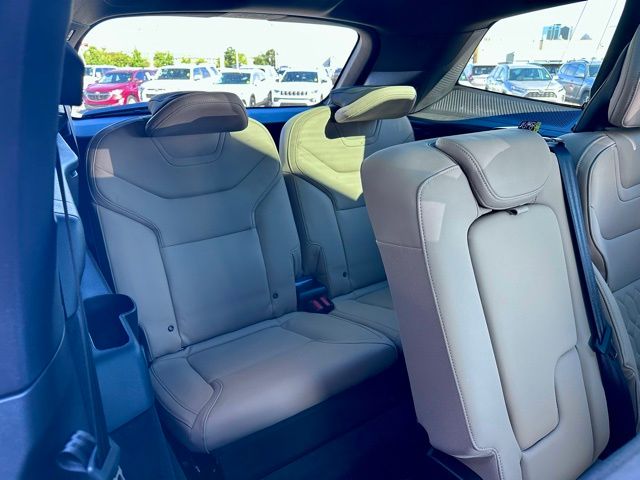 2025 Volvo EX90 Plus - Photo 24