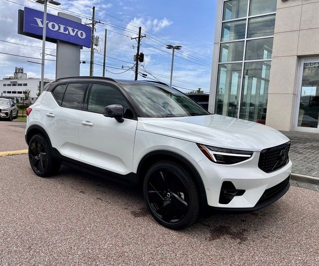 2026 Volvo XC40 B5 Ultra Ultra Black Edition AWD's photo
