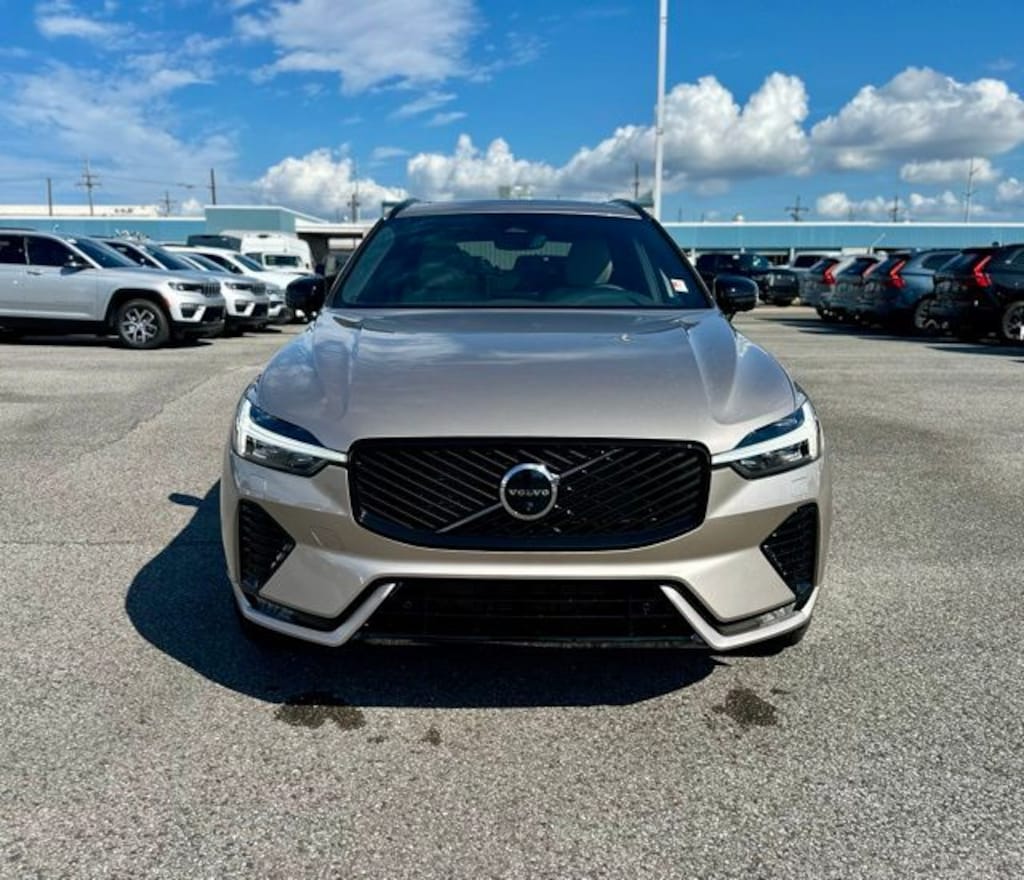 New 2026 Volvo XC60 B5 Plus SUV