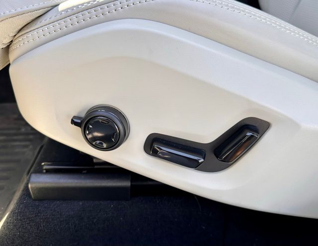 2026 Volvo XC60 Ultra - Photo 21